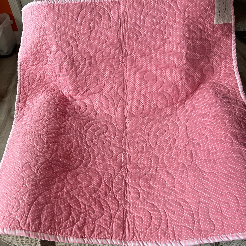 Pink and White Quilted Bedspread - Picture 8 of 10